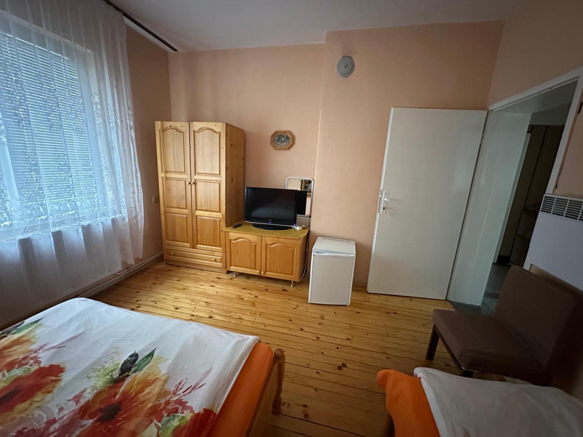 Velkovski Guest House Hisarya Exterior photo