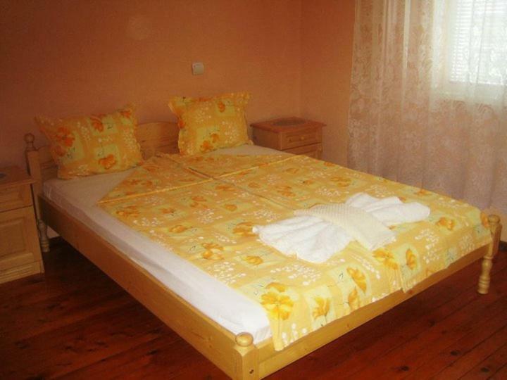 Velkovski Guest House Hisarya Exterior photo