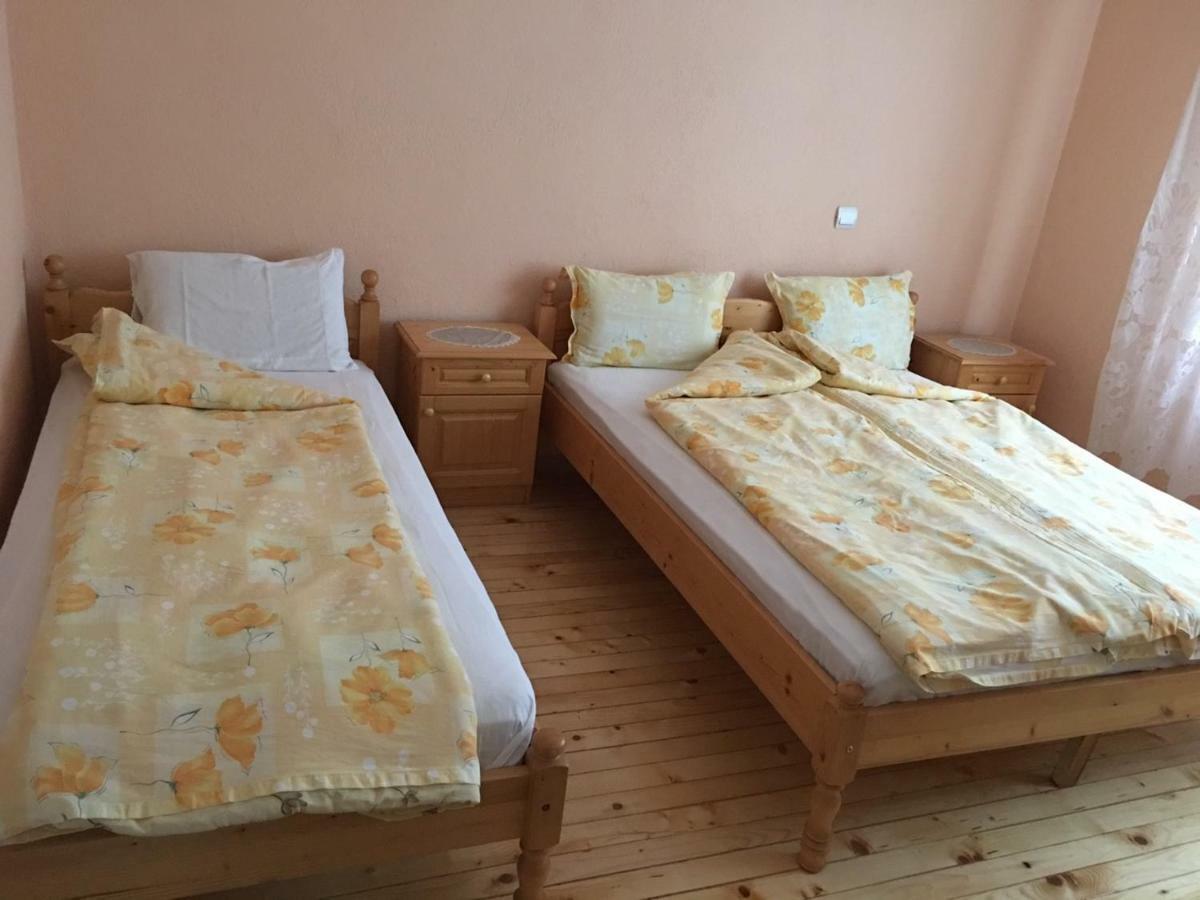 Velkovski Guest House Hisarya Exterior photo