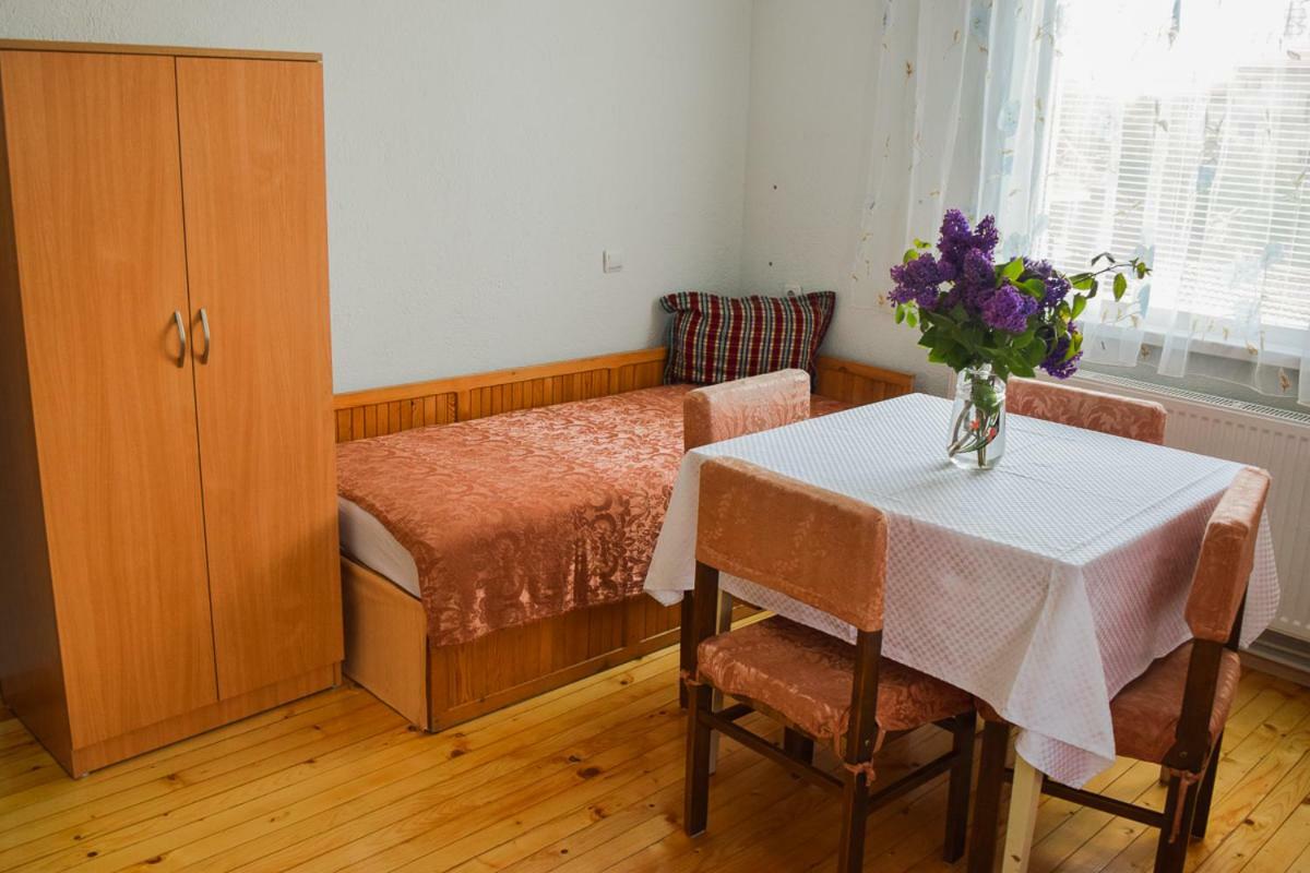 Velkovski Guest House Hisarya Exterior photo